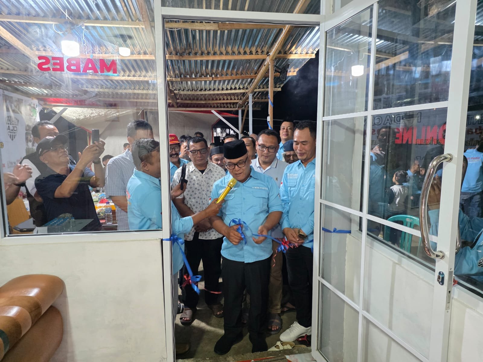 Bupati Yulianto Resmikan Kantor AJO Pasbar, Pers Jadi Garda Terdepan Bangun Daerah