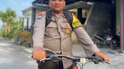 PEDDAL KAMTIBMAS Mas Bhabin Sidomukti Abang Uman Wonge Negoro: Menjaga Desa Lewat Doa, Menyatu Bersama Warga di Malam Jumat