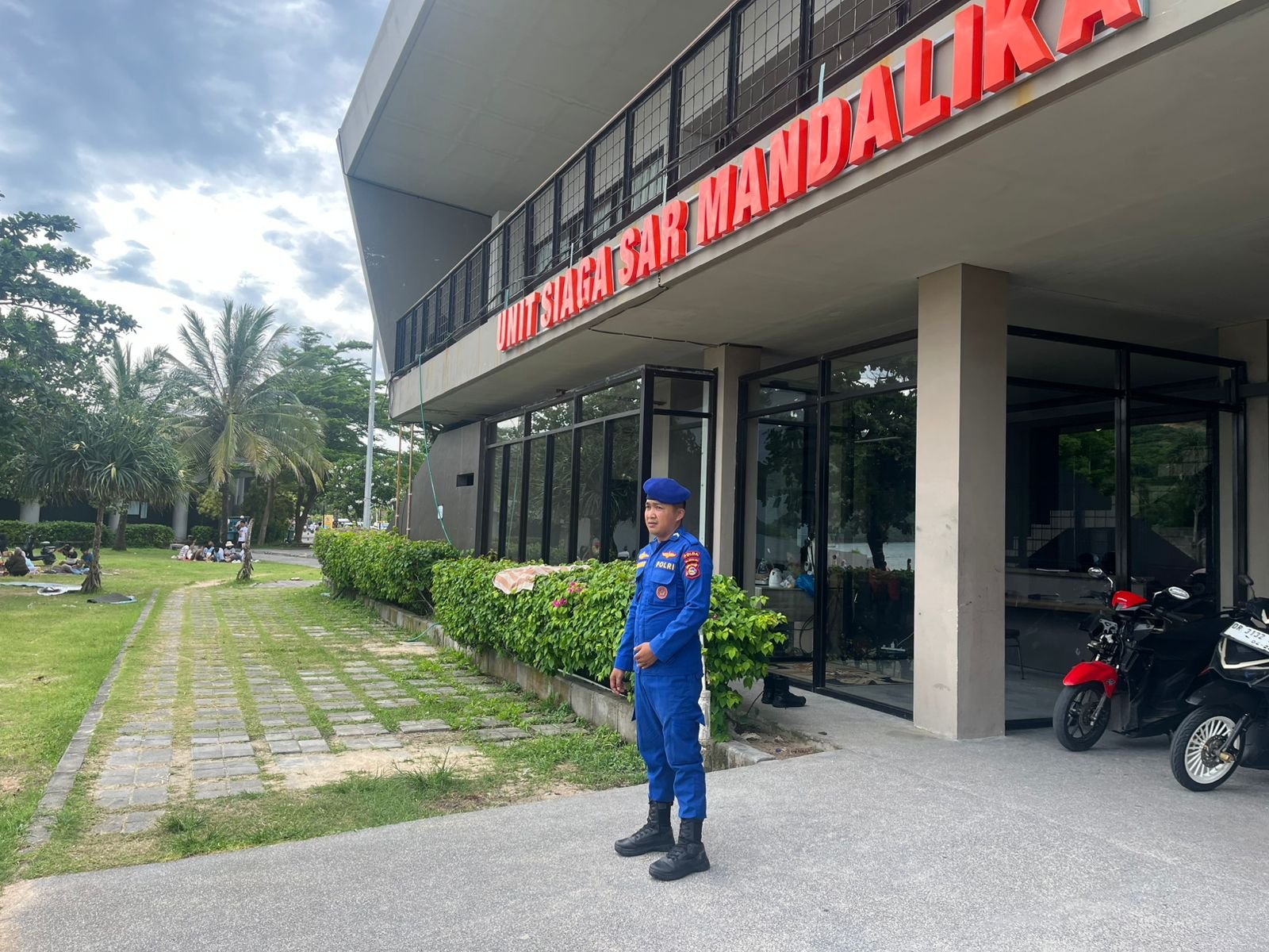 Polairud Polda NTB Gencarkan Patroli Binmas di Pantai Mandalika, Jaga Kamtibmas Pesisir Tetap Kondusif