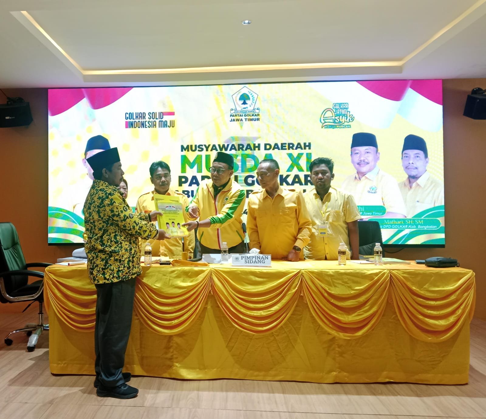 Mathari Kembali Nahkodai Golkar Bangkalan Secara Aklamasi