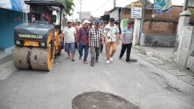 Bupati Sidoarjo Genjot Perbaikan Jalan Rusak, Target Rampung Sebelum Lebaran