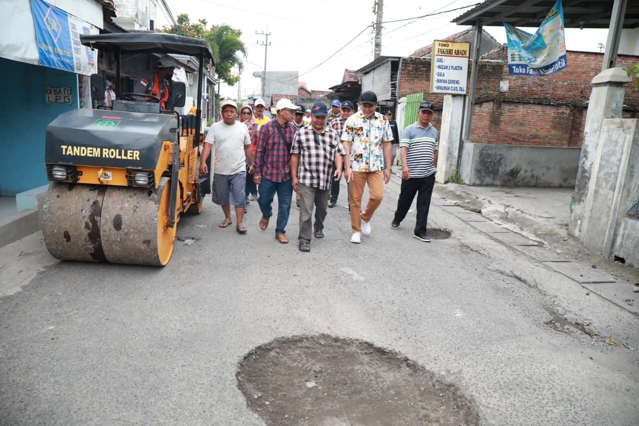 Bupati Sidoarjo Genjot Perbaikan Jalan Rusak, Target Rampung Sebelum Lebaran
