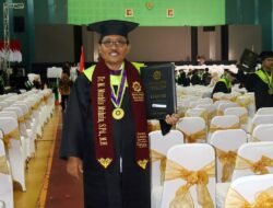 Meniti Ilmu Hingga Puncak, Ketua Yayasan Ponpes Al Anwar Modung Resmi Bergelar Doktor Ekonomi Syariah