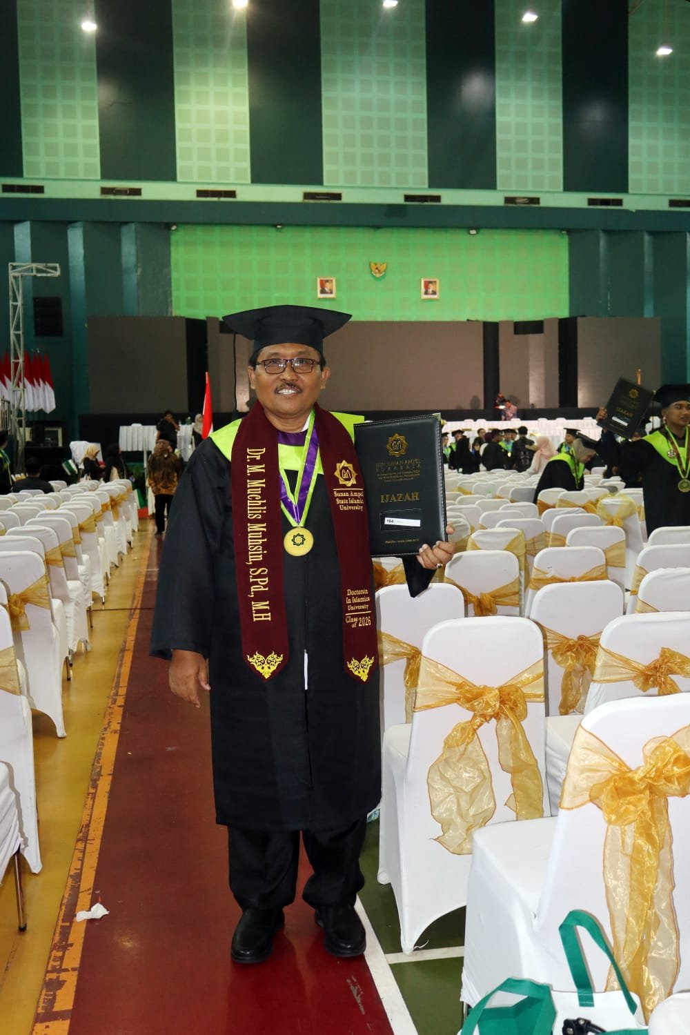 Meniti Ilmu Hingga Puncak: Ketua Yayasan Ponpes Al Anwar Modung Resmi Bergelar Doktor Ekonomi Syariah