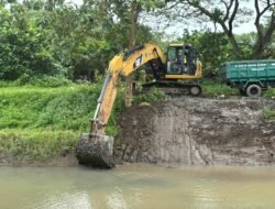 Normalisasi Sungai Dikebut, Pemkab Sidoarjo Genjot Mitigasi Banjir di Sejumlah Titik Strategis