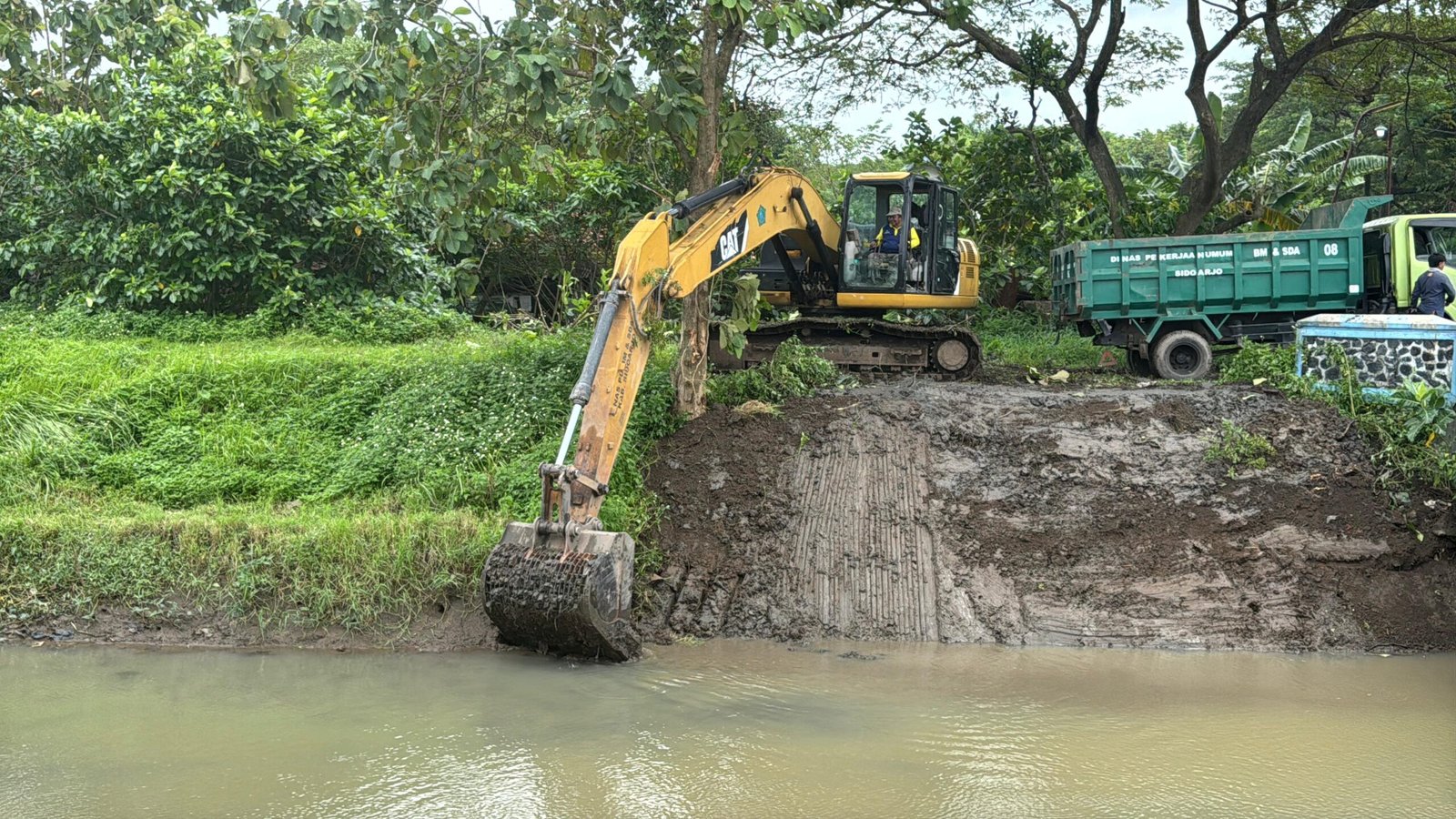 Normalisasi Sungai Dikebut, Pemkab Sidoarjo Genjot Mitigasi Banjir di Sejumlah Titik Strategis
