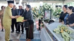 Bupati Simalungun Melayat ke Rumah Duka Almarhum Pangulu Nagori Hinalang