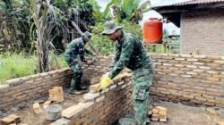 Pembangunan RTLH TMMD ke-127 di Bahapal Masuki Tahap Pemasangan Bata, TNI–Warga Bahu Membahu.
