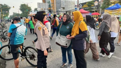 Polwan Polresta Sidoarjo Amankan Car Free Day, Hadirkan Rasa Aman bagi Ribuan Warga