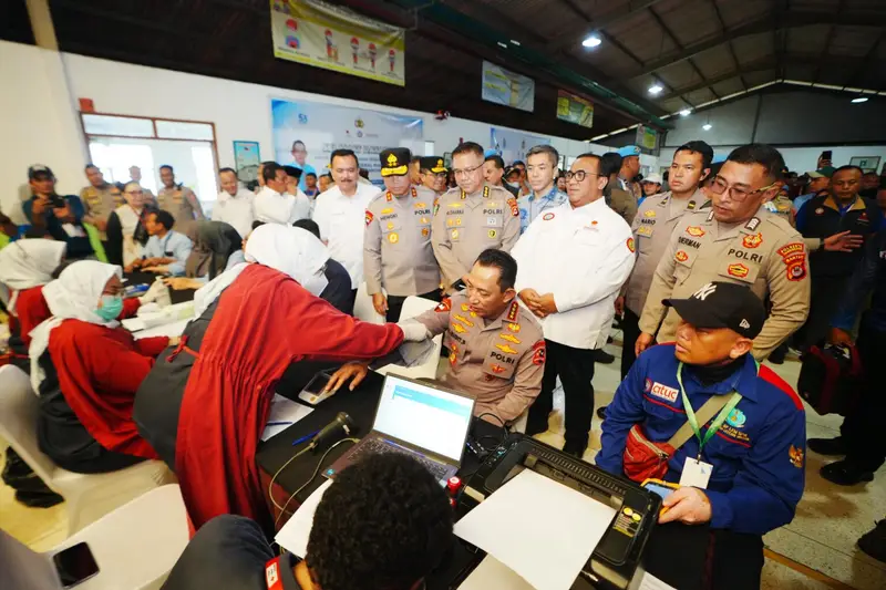 Kapolri Donor Darah di HUT KSPSI ke-53, Tegaskan Komitmen Kawal Hak Buruh