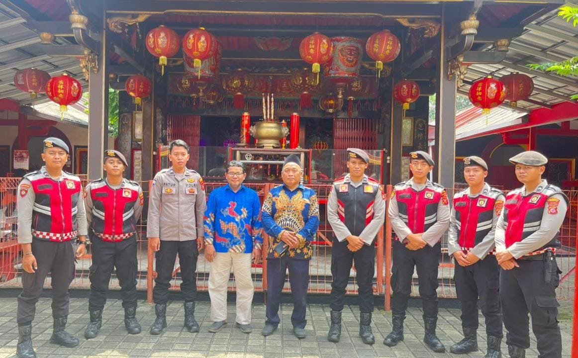 Patroli Monitoring Vihara Imlek 2577 Kongzili, Polresta Cirebon Pastikan Situasi Kondusif