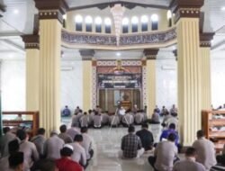 Polresta Cirebon Gelar BINROHTAL Perkuat Mental dan Spiritualitas Personel