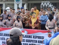 Kantor Bupati Kuningan di Geruduk Pendemo, Minta Audiensi ke Kementerian PUPR