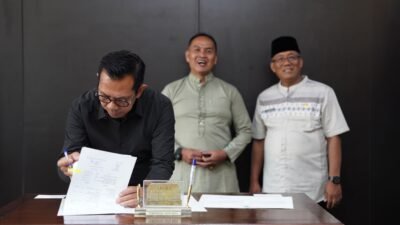 Komitmen Birokrasi Bersih dan Transparan, Wali Kota Nurochman Pimpin Penandatanganan Perjanjian Kinerja 2026