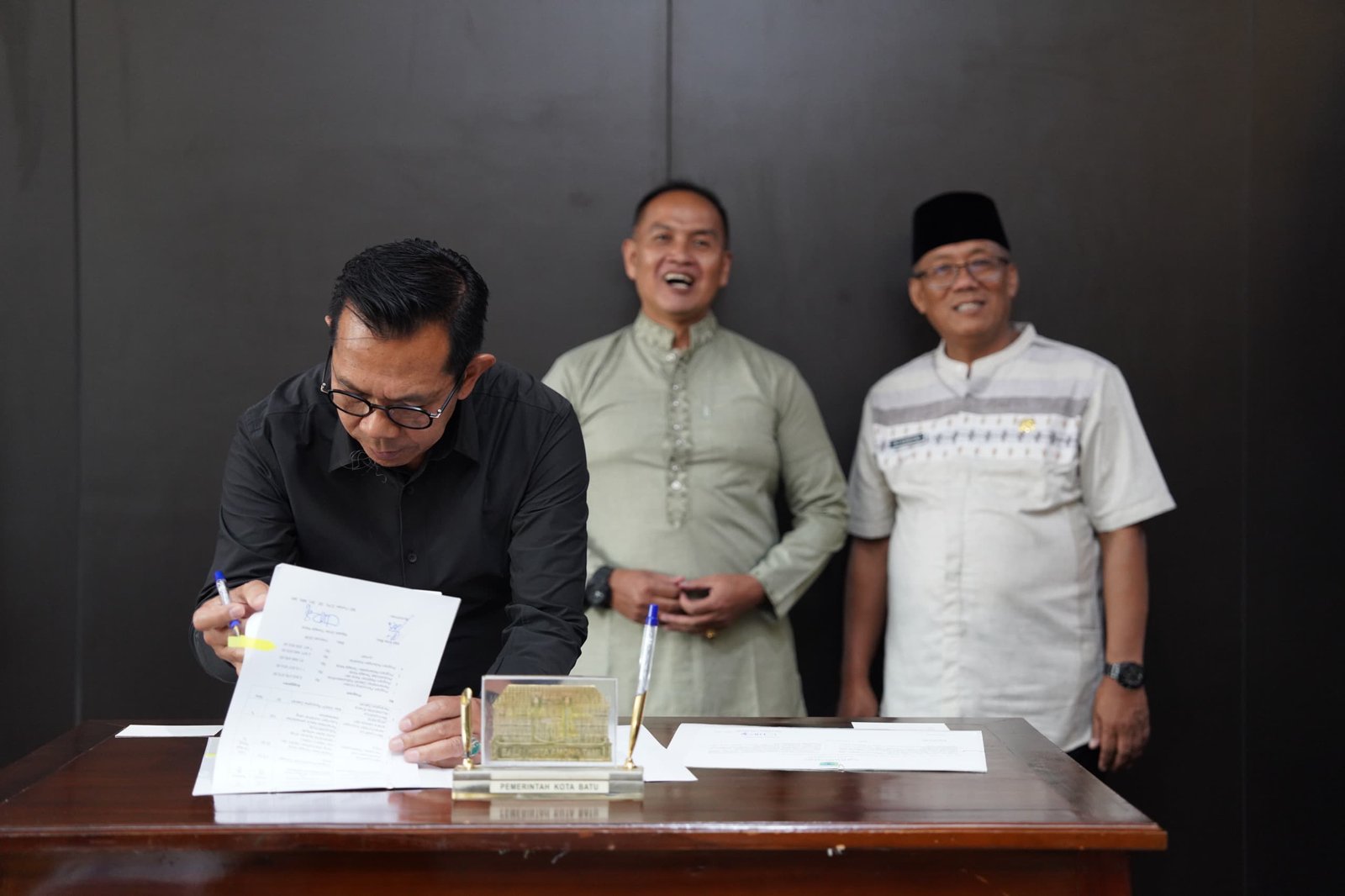 Komitmen Birokrasi Bersih dan Transparan, Wali Kota Nurochman Pimpin Penandatanganan Perjanjian Kinerja 2026