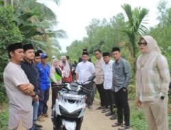 Anggota DPRD Dapil II Bersama Bupati dan Wakil Bupati Laksanakan Monev Pembangunan di Pemusiran dan Teluk Kijing