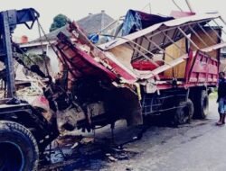 Truk Tronton Muatan Susu Tabrak Tiga Rumah di Pakis Magelang, Sopir Tewas Terjepit Puing