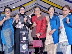 Ketua TP PKK Simalungun Hadiri Hari Jadi ke-22 Kabupaten Samosir di Waterfront Pangururan