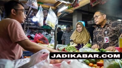 Walikota Jakarta Pusat, Cek Harga Pangan di Pasar Tradisional dan Modern
