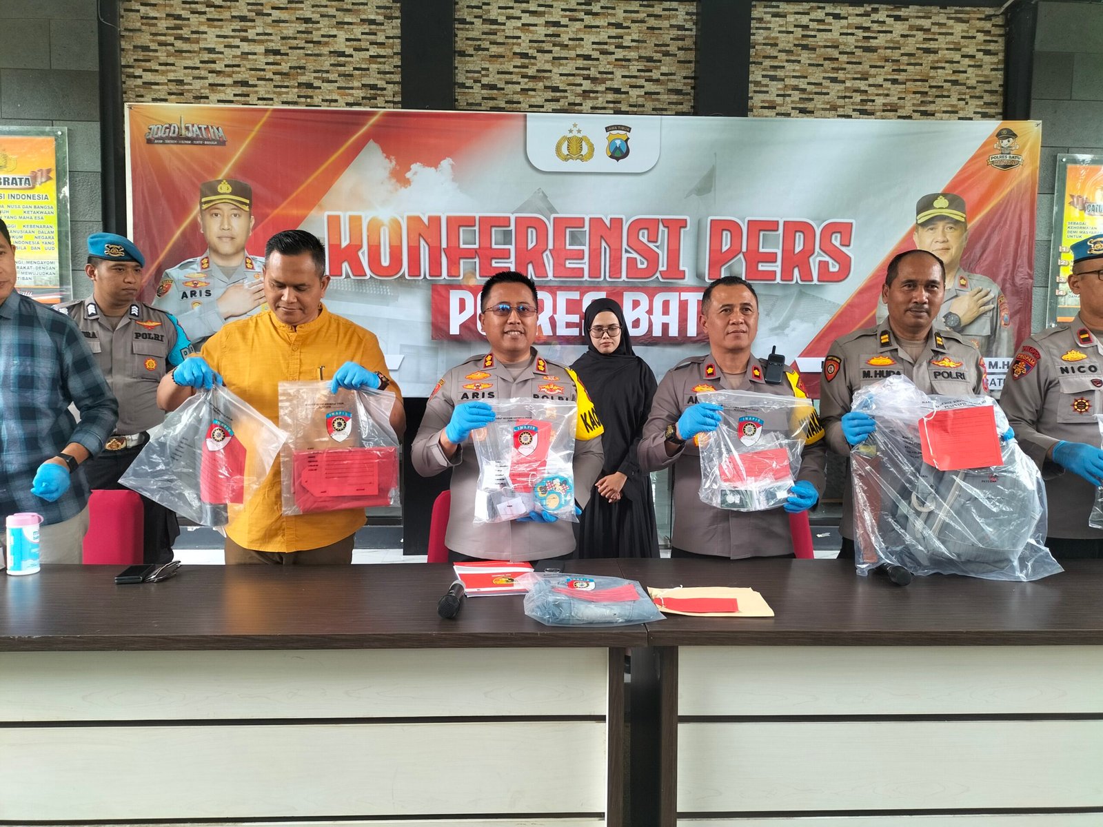 Polres Batu Ungkap Kasus Pencurian Emas dan Penganiayaan Viral