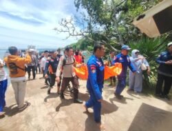Anak Laki-laki Ditemukan Meninggal di Pesisir Sebotok, Polisi Lakukan Olah TKP dan Evakuasi