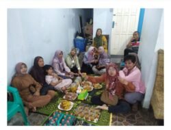 Perkuat Silaturahmi, Alumni SMP Taman Siswa Cirebon Angkatan 1986 Adakan Bukber