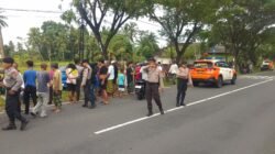 Patroli Ops Ketupat Rinjani 2026, Personel Polda NTB Evakuasi Korban Kecelakaan di Bypass Mandalika