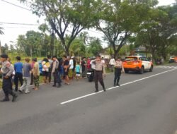 Patroli Ops Ketupat Rinjani 2026, Personel Polda NTB Evakuasi Korban Kecelakaan di Bypass Mandalika