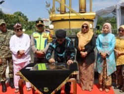 Bupati Kuningan Resmikan Tugu Angklung