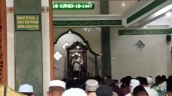 Ratusan Warga Dusun Dermo Padati Masjid Agung Bustanul Abidin , Antusias Gelar Sholat Idul Fitri