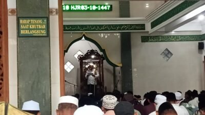 Ratusan Warga Dusun Dermo Padati Masjid Agung Bustanul Abidin , Antusias Gelar Sholat Idul Fitri