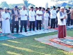 Sejarah Baru di Pamatang Raya: Pemkab Simalungun Gelar Shalat Idul Fitri Perdana di Halaman Kantor Bupati