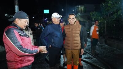 Wali Kota Nurochman Tinjau Banjir di Desa Punten, Pastikan Penanganan Darurat Berjalan Cepat