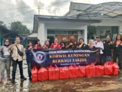 FWJI Korwil Kuningan Bagikan 500 Paket Takjil di Cilimus, Wujud Kepedulian di Bulan Suci Ramadhan