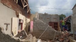 Bupati Cirebon  Tindak Lanjuti Rumah Warga Desa Cikalahang  Diterjang Puting Beliung