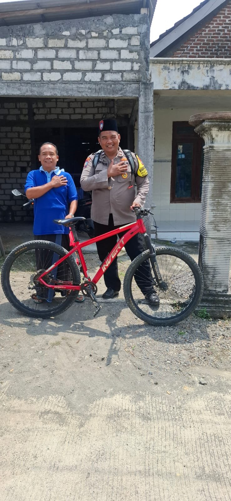 INOVASI MAS BHABIN SIDOMUKTI MELALUI PATROLI BERSEPEDA, MENDUKUNG KEBIJAKAN EFISIENSI BBM DAN MEMPERKUAT POLRI YANG HUMANIS