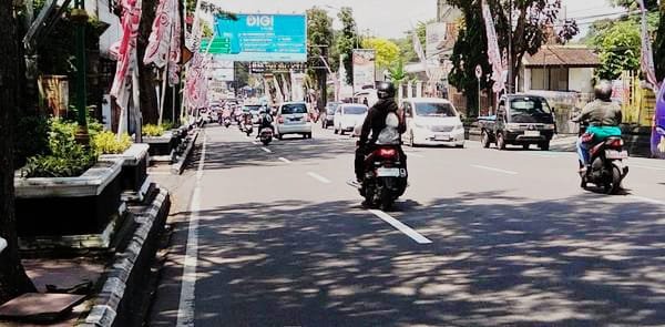 Mobil Boks Diduga Distribusi MBG Terekam Ugal-ugalan di Magelang, Polisi Lakukan Penelusuran