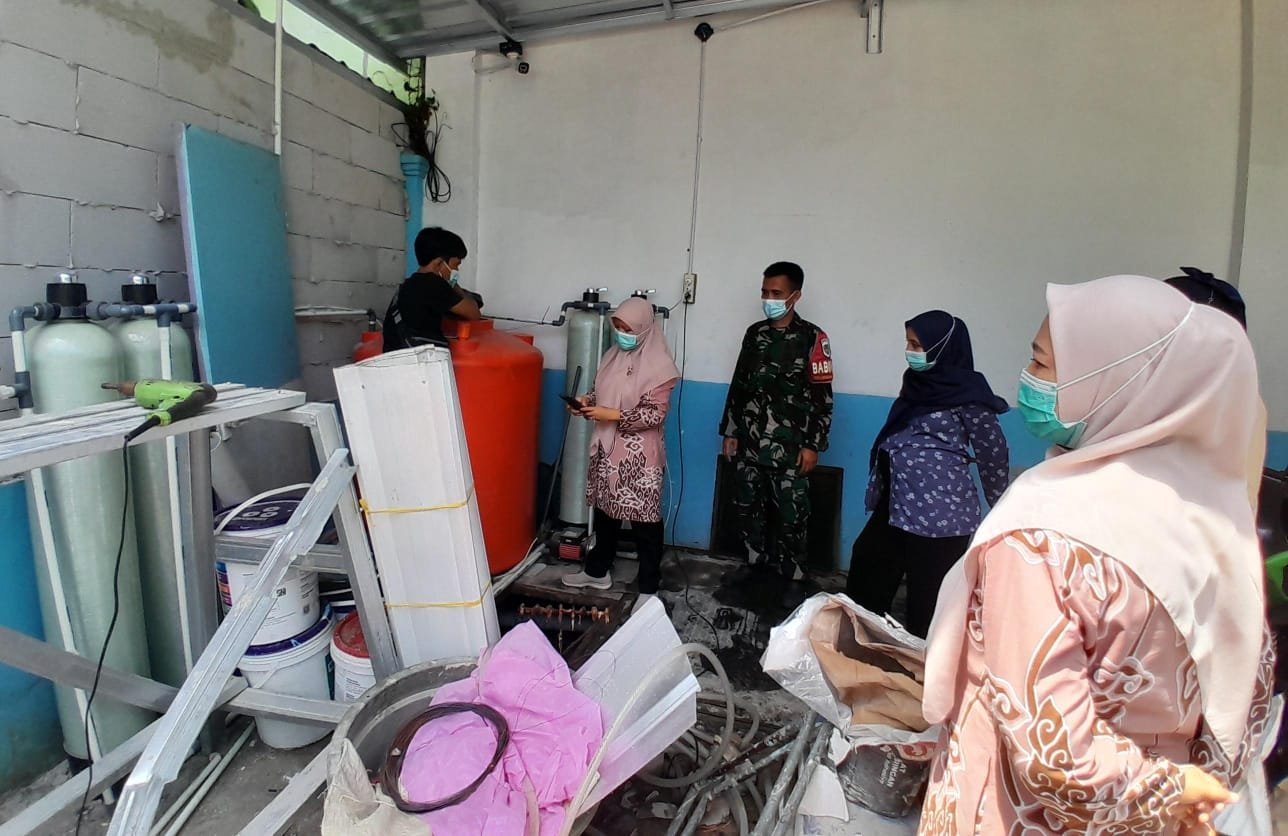 Babinsa Lemahwungkuk Dampingi Sidak Dapur MBG, Pastikan Kualitas dan Kebersihan Terjaga