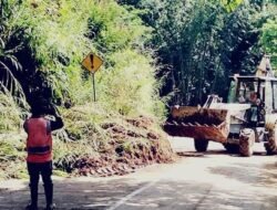 Jalan Magelang–Boyolali Lumpuh Total! Longsor Besar Tutup Akses, Alat Berat Dikerahkan Sejak Pagi