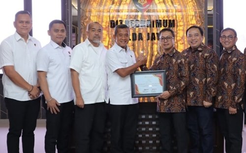 Keberhasilan Ungkap Kasus Vandalisme Jaringan, Satreskrim Polres Batu Terima Penghargaan dari PT. Telkomsel Indonesia