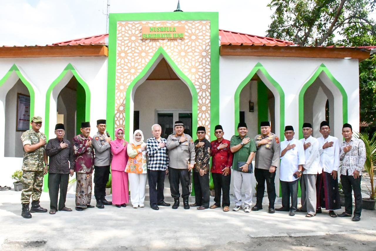 Kapolresta Cirebon Resmikan Mushola Faridhatul Ilmi di Polsek Losari, Perkuat Iman dan Sinergitas dengan Masyarakat