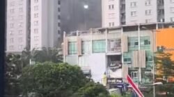 Kebakaran Apartemen Mediterania Garden, 22 Unit Damkar Dikerahkan, Penghuni Sempat Terjebak