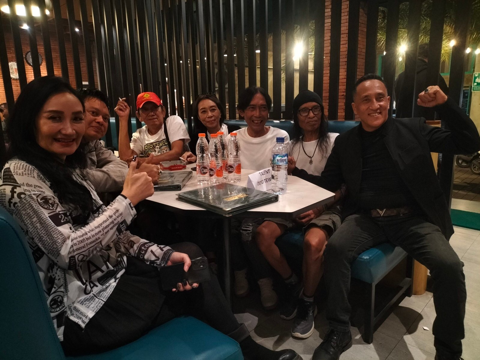 Dekata Cafe Jadi Panggung Kreativitas, Totok Tewel Tampil Memukau di Malang