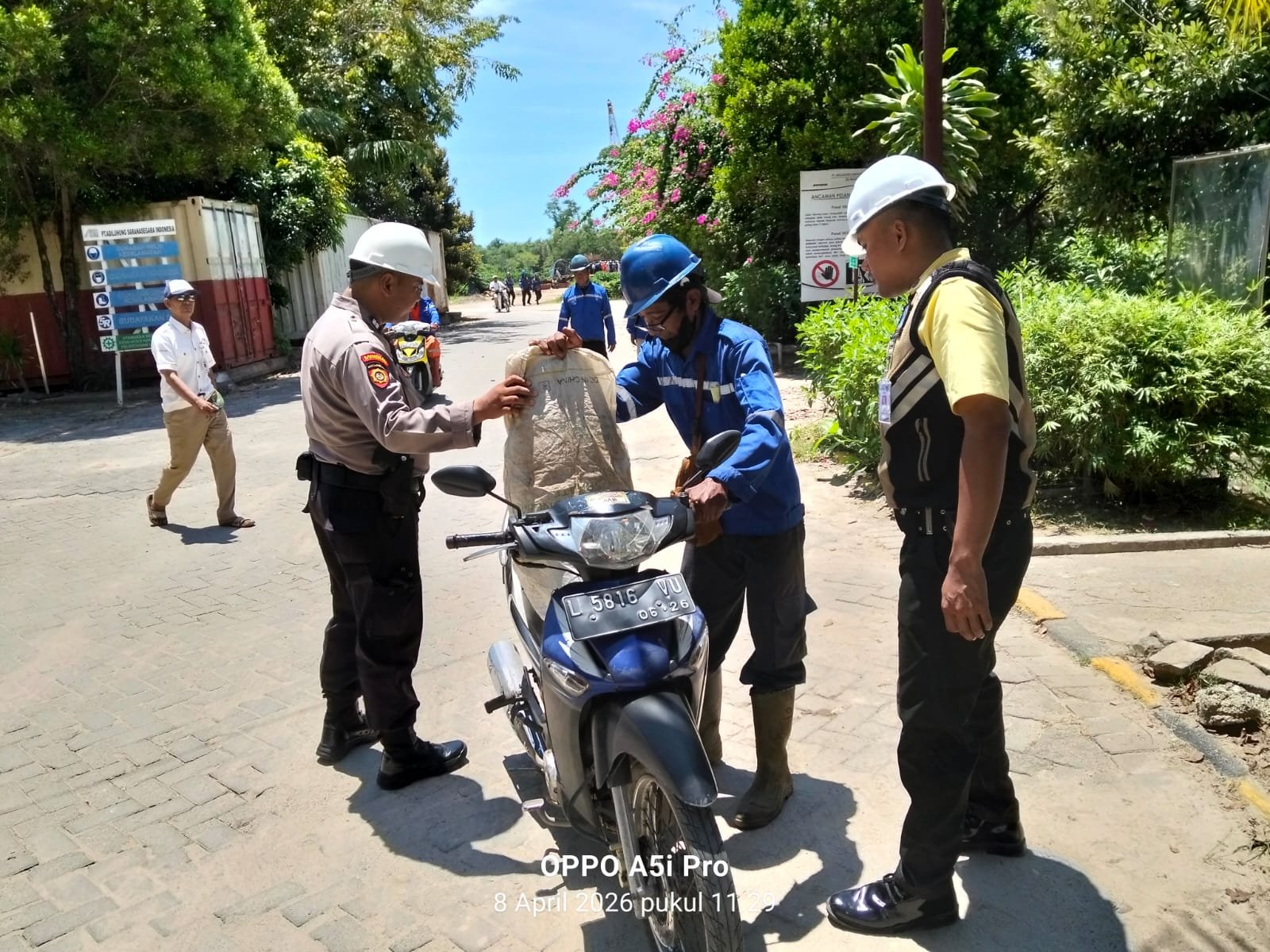Lakukan Imbauan Keselamatan Kerja, Samapta Polres Bangkalan Perketat Pengamanan di PT ASSI