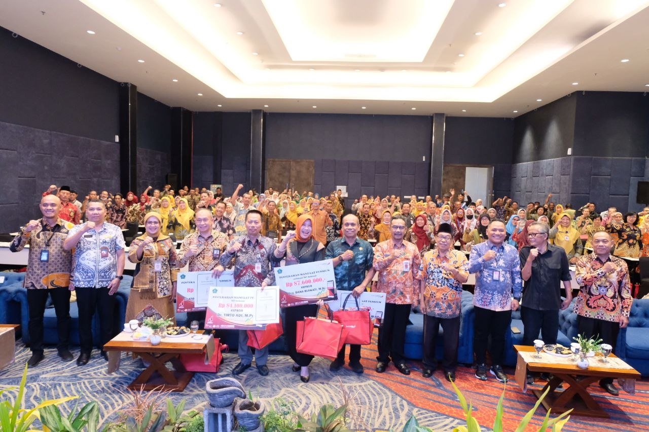 141 PNS Kabupaten Sidoarjo Terima SK Purna Tugas, Pengabdian Dilepas dengan Penuh Penghargaan