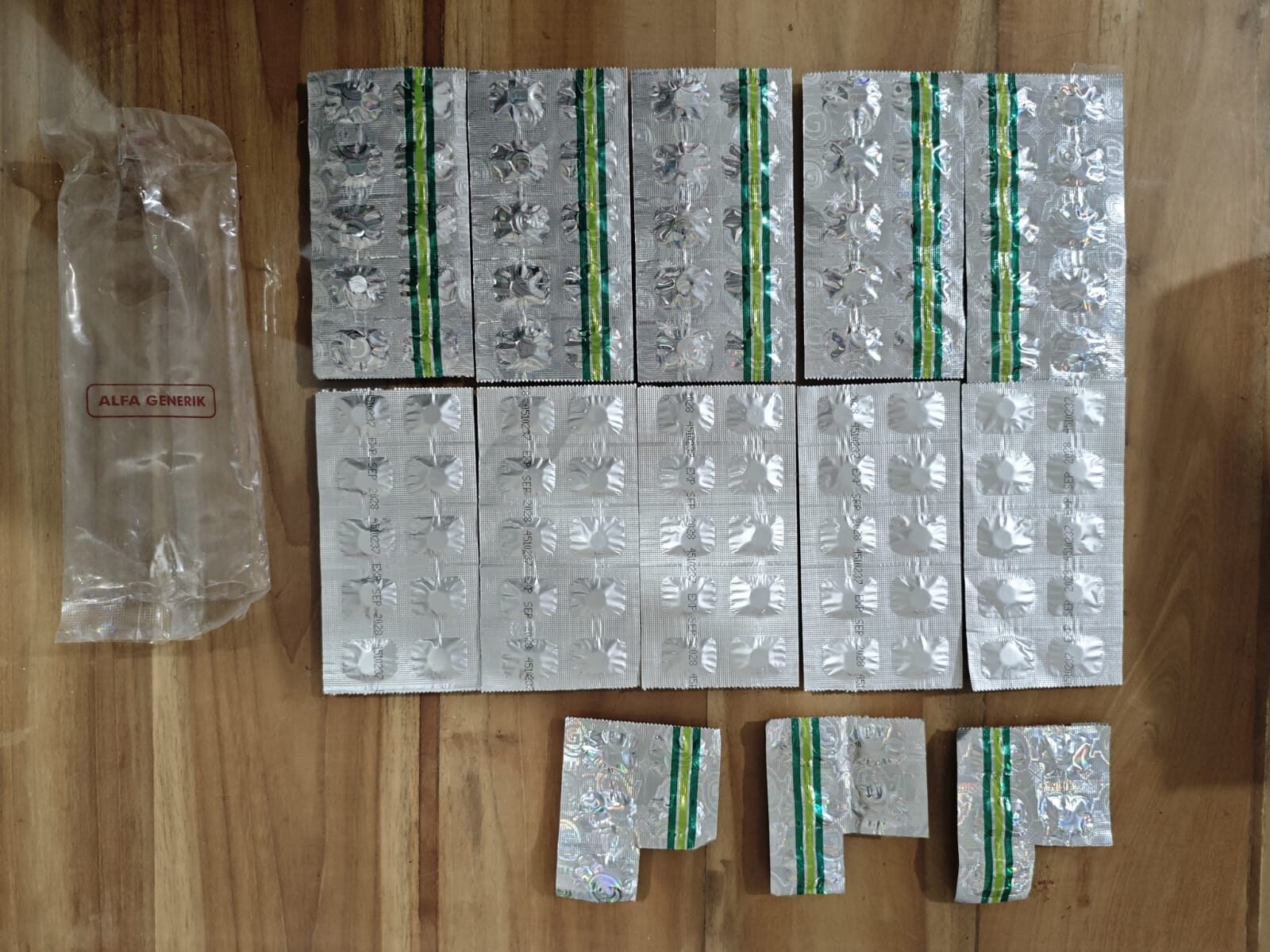 POLRESTA CIREBON BONGKAR SARANG DISTRIBUSI PIL HARAM