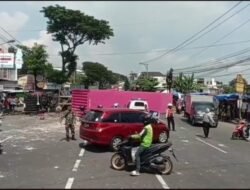 Kecelakaan Beruntun di Turunan Silayur Semarang, Truk Kontainer Diduga Rem Blong Tabrak Dua Kendaraan