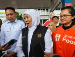 Peringati Hari Kartini, Gubernur Khofifah Bagikan Voucher BBM dan Sembako Gratis untuk Ojol Perempuan di Malang