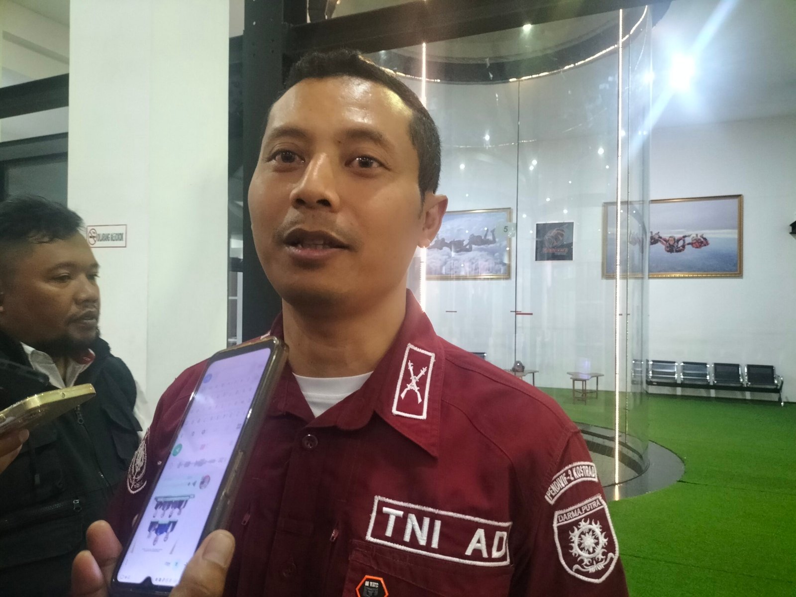 Halal Bihalal Penuh Keceriaan, Wartawan Diajak “Terbang” di Divif 2 Kostrad