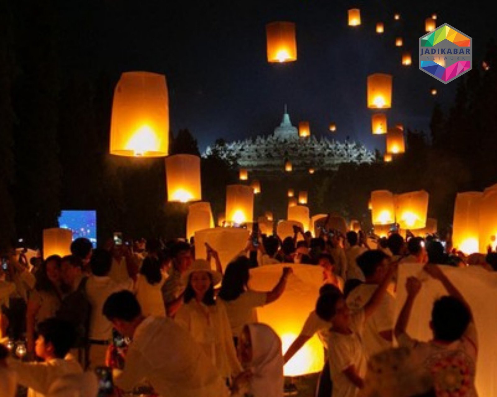 Bukan Sekadar Festival Lampion, Ada Prosesi Rahasia yang Jadi Inti Waisak 2026